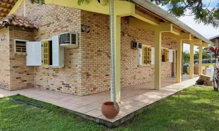 Casa com 3 quartos à venda na Avenida 2551 Beira Mar V, 1687, Pontal do Norte, Itapoá