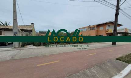 Alugo terreno na Avenida Celso Ramos n° 511 - Balneário Cambiju