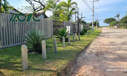 Excelente imóvel com 2 terrenos (24x32) pertinho da praia!