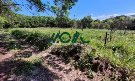 Terreno limpo, aterrado e demarcado. Localizado no Balneário Jardim Verdes Mares, região central de Itapoá