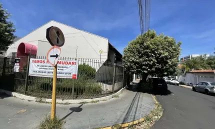 Casa comercial com 16 salas para alugar na Rua Professor Alberto Brandão de Rezende, 2-68, Jardim Amália, Bauru