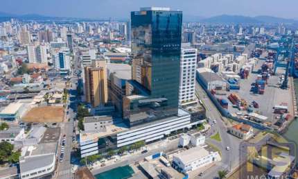 Salas e Pavimentos comerciais e corporativos no Centro de Itajaí SC