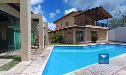 Casa em Condomínio no Eusébio, Amplo Lote de Esquina com 915m2, Móveis Projetados, Deck, Piscina e Mini Campo Privativos, 330m2, 03 Suítes, Master com Closet, Gabinete, 06 Vagas