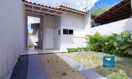 Raridade! Casa Plana em Rua Pública na Região Central de Eusébio, 03 Quartos, 72m2, Lote 130m2 (5m x 26m), 01 Vaga