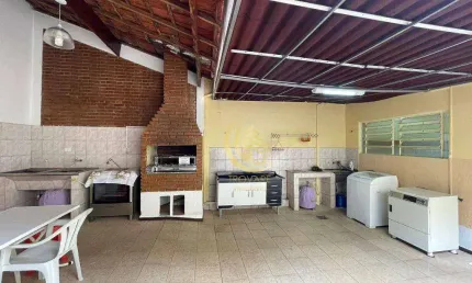Casa com 3 dormitórios à venda, 160 m² por R$ 800.000,00 - Jardim Independência - Taubaté/SP