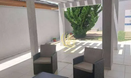 Lindíssimo sobrado em condomínio 04 dormitórios 02 suítes uma com closet e outra térrea, excelente acabamento, com planejados, lazer e comércios a pé
