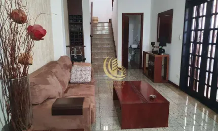 Sobrado com 3 dormitórios à venda, 237 m² por R$ 720.000,00 - Loteamento Residencial Andrade - Pindamonhangaba/SP
