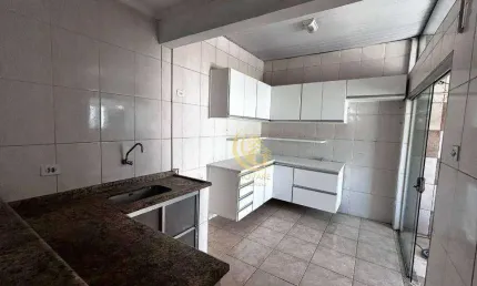 Sobrado com 4 dormitórios à venda, 218 m² por R$ 450.000,00 - Vila Areao - Taubaté/SP