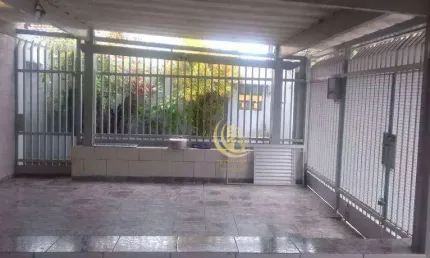 Casa com 3 dormitórios à venda, 115 m² por R$ 450.000,00 - Vila Jaboticabeira - Taubaté/SP