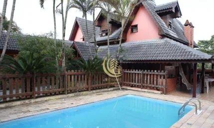 Casa com piscina em condomínio para venda em mogi das cruzes.