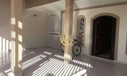 Sobrado com 3 dormitórios à venda por R$ 690.000,00 - Vila Jaboticabeira - Taubaté/SP