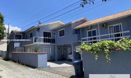 Casa para Venda em Florianópolis, Santinho, 10 dormitórios, 2 suítes, 5 banheiros, 8 vagas