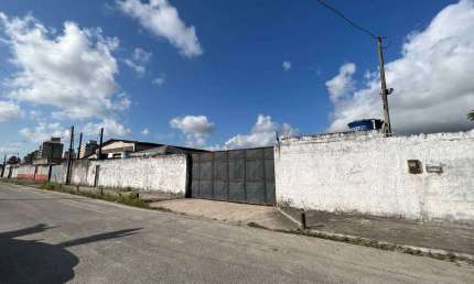 Terreno: 25 metros frente por 50 metros de cumprimento, perfazendo 1250m2.
