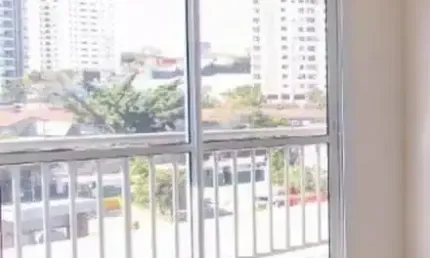 Apartamento semi mobiliado e com varanda para locação na Mooca