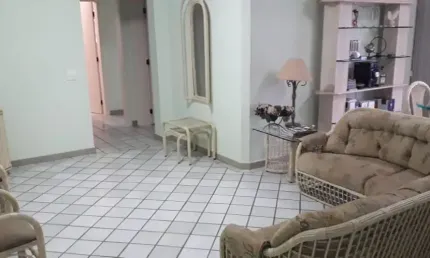 Apartamento com sacada venda/permuta no Guarujá-Enseada