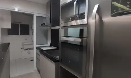 Apartamento para locação mobiliado  todo equipado com eletrodomésticos e um acabamento refinado com móveis de alta qualidade