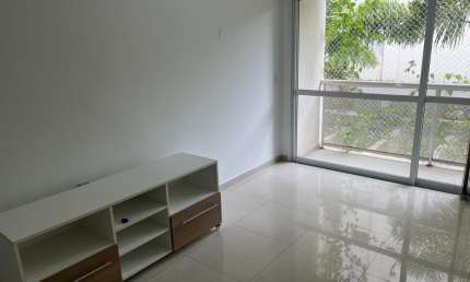 Apartamento MOBILIADO E COM SACADA para locação na Barra Funda