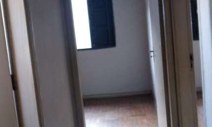 Casa no Parque São Lucas com terreno de 250m², sendo 8 metros de frente, 3 dormitórios, 1 suíte, 2 banheiros, sala ampla, cozinha.
