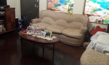 Sobrado na Vila Prudente com 98mts², 3 dormitórios, closet com armários embutidos. 2 banheiros, sala, cozinha, lavanderia, quintal com churrasqueira e bar integrado