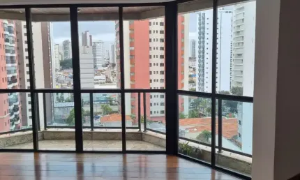 Amplo apartamento a venda  no Jardim Anália Franco/Tatuapé, com 141mts²,  1 por andar com senha no elevador para cada unidade. São: 3 quartos, sendo 1 suíte,  4 banheiros, dependências de empregada ,