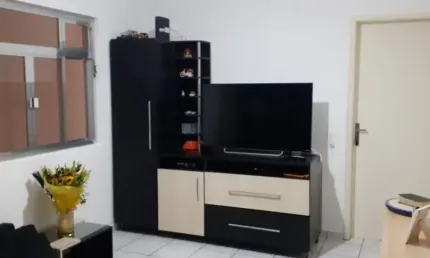 Casa em condomínio fechado, na cidade de São Bernardo dos Campos com terreno de 165mts², 2 dormitórios, sala, cozinha banheiro, lavanderia. garagem coberta 02 carros e uma descoberta parte de cima.