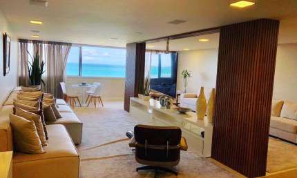 Apartamento com 220 metros a beira mar de ponta verde