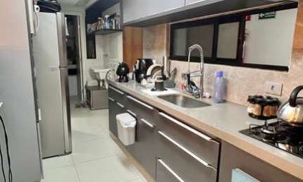 Aparentemente todo pronto com 3 quartos no corredor Vera arruda