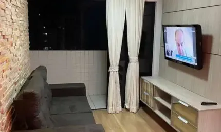 Apartamento com 2 quartos na ponta verde a 2 quadras da praia