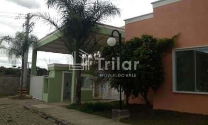 Sobrado em condomínio de 3 dormitórios com suíte e vaga de garagem pertinho do centro de SJCampos