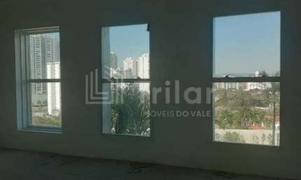 Excelente sala comercial de 40,86 metros com banheiro e 1 vaga de garagem. Venham conhecer!
