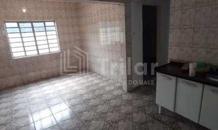 CASA EM LOTE INTEIRO, COM EDÍCULA, NO SANTA INÊS 1. AGENDE SUA VISITA!