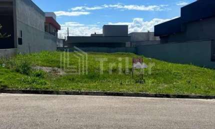 Terreno de 300 metros totalmente plano em condomínio fechado em Caçapava!