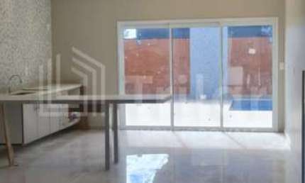 Linda casa térrea em condomínio fechado em Caçapava. venham conferir!