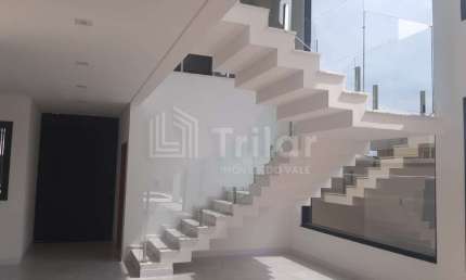 Majestoso sobrado de arquitetura moderna em condomínio fechado do lado do Shopping Colinas!