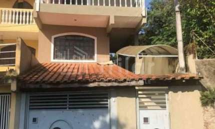 Sobrado  com 3 Quartos e 3 banheiros à Venda no Monte Castelo