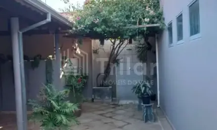 Ótimo sobrado com Edícula no Bosque dos Eucalíptos.