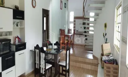 VENDO LINDA CHÁCARA COM CASA PRINCIPAL E DE CASEIRO À 10 MINUTOS DO CENTRO DE SJCAMPOS
