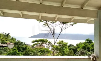 Casa com 3 quartos à venda no Cigarras, São Sebastião  por R$ 1.650.000