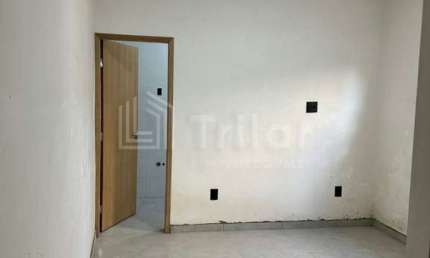 Imóvel novo com 3 dormitórios e 1 suíte cec2 vagas garagem cobertas