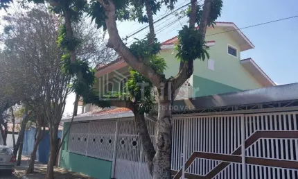 Sobrado com 3 dormitórios à venda, 200 m² por R$ 850.000,00 - Jardim Portugal - São José dos Campos