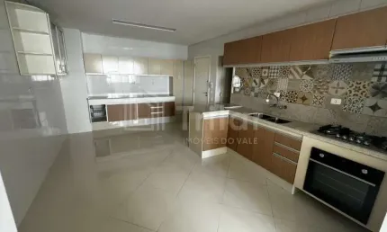 Imperdível, apartamento à venda em São José dos Campos-SP, Jardim Esplanada. 3 quartos, 1 suíte, 2 salas, 3 banheiros, 2 vagas, 166m².