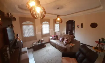 Casa com 3 quartos à venda no Jardim Independência, Taubaté 