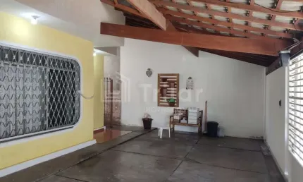 Imperdível oportunidade! Casa à venda em São José dos Campos-SP, Jardim Paraíso, 3 quartos, 1 suíte, 2 salas, 4 banheiros, 4 vagas, 232m².