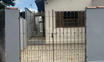 Imperdível oportunidade! Casa à venda em São José dos Campos-SP, Vila Maria: 2 quartos, 1 sala, 1 vaga de garagem, 90,00 m² de área.