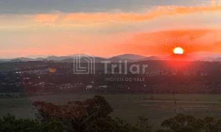Apartamento duplex  à venda no Centro de São José dos Campos-SP: 1 quarto, 1 suíte, 2 salas, 2 banheiros, 1 vaga de garagem - 48m².