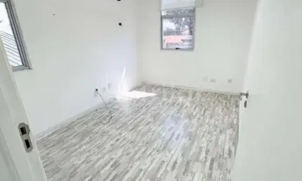 Excelente sala totalmente reformada com ar condicionado