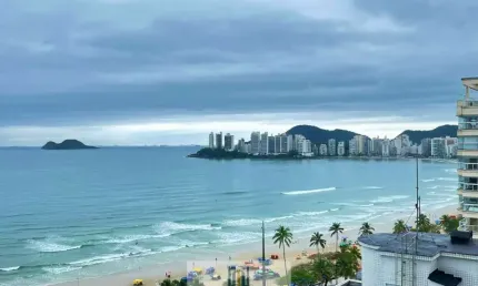 Apartamento padrão, 2 dormitórios, à menos de 50 metros do mar, pitangueiras - guarujá/sp.