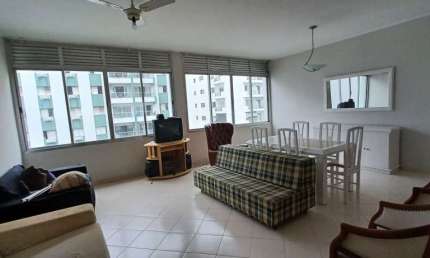 Apartamento com 3 dormitórios ,á menos de 100 metros da praia em  Pitangueiras-Guarujá/SP.