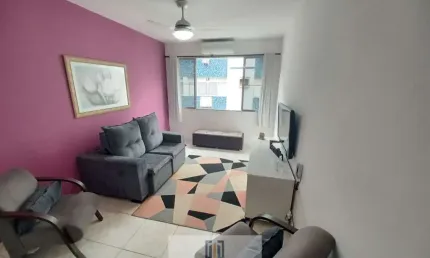 Apartamento padrão com 2 dormitórios sendo 1 suíte, à menos de 300 metros do mar, no lado praia da enseada-guarujá/sp