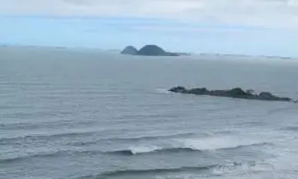 Apartamento Duplex frente mar com 5 dormitórios + 1 dormitório de serviço, *vista mar* - PITANGUEIRAS-Guarujá/SP.